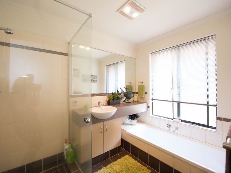 16 Tanzanite Road, Australind WA 6233