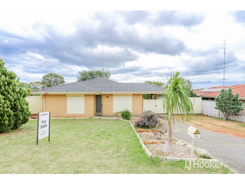24 Lockwood Crescent, Withers WA 6230