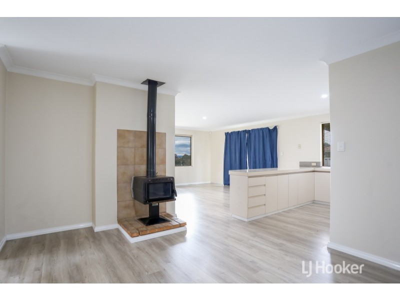 24 Lockwood Crescent, Withers WA 6230