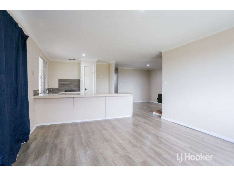 24 Lockwood Crescent, Withers WA 6230