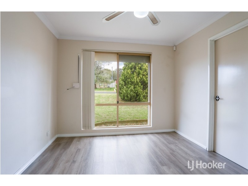 24 Lockwood Crescent, Withers WA 6230