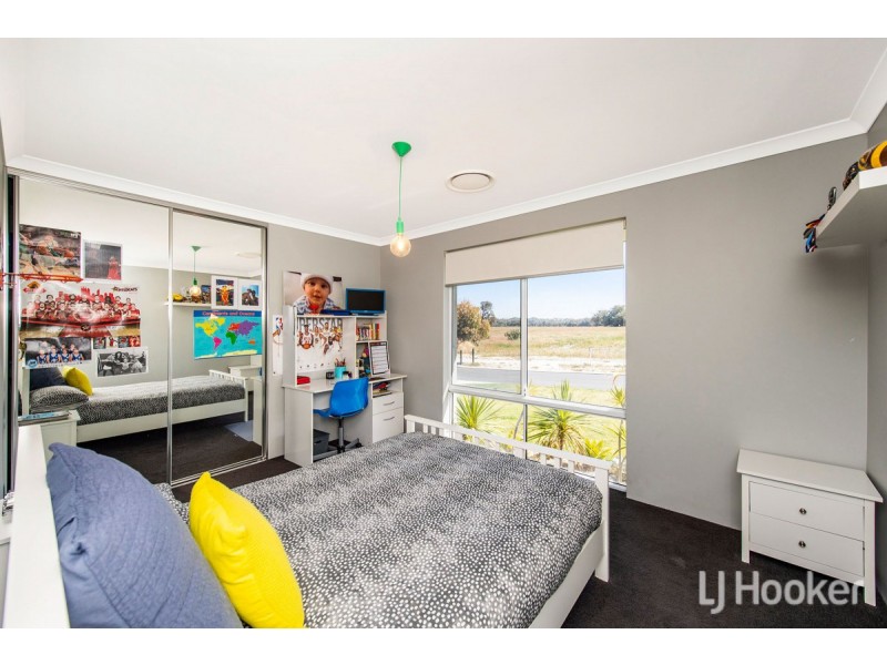 5 Robusta Road, Eaton WA 6232