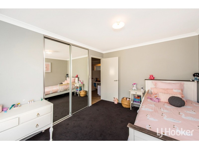 5 Robusta Road, Eaton WA 6232