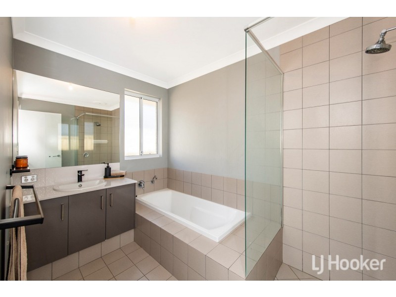 5 Robusta Road, Eaton WA 6232