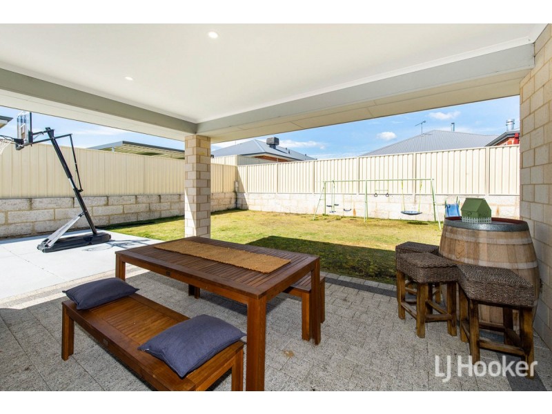 5 Robusta Road, Eaton WA 6232