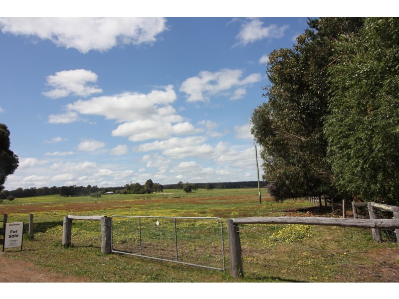 173 Ravenscliffe Road, Kirup WA 6251