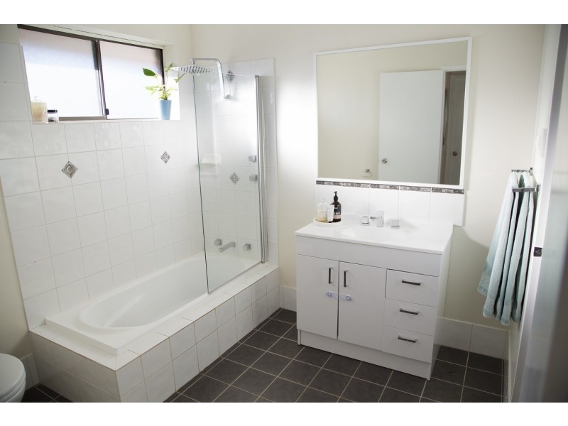 10 Ganfield Place, Australind WA 6233