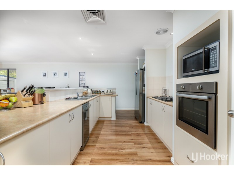 6 Buckingham Way, Collie WA 6225