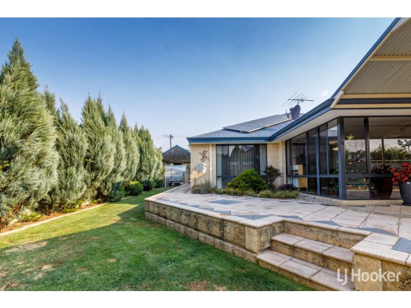 6 Buckingham Way, Collie WA 6225