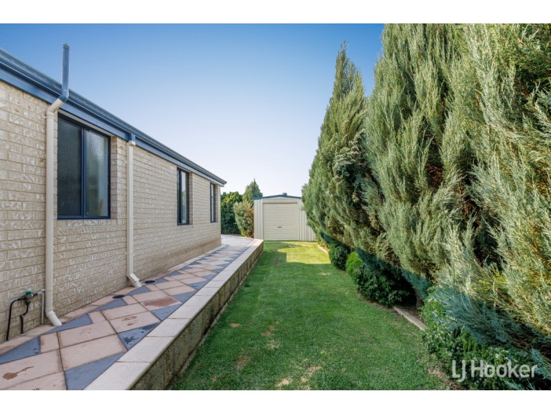 6 Buckingham Way, Collie WA 6225