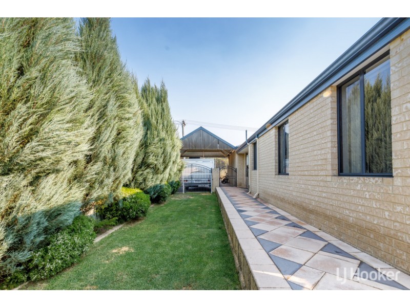 6 Buckingham Way, Collie WA 6225