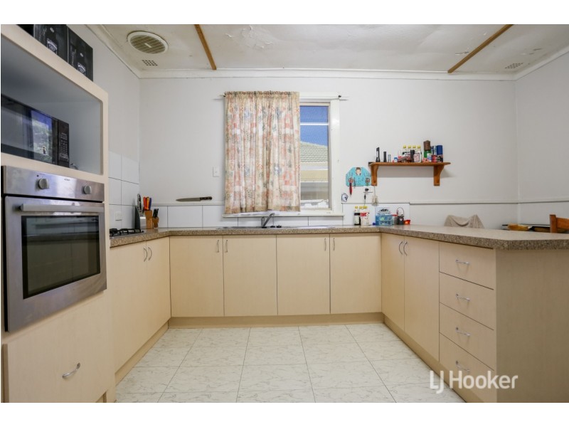 15 Boyalla Street, Carey Park WA 6230