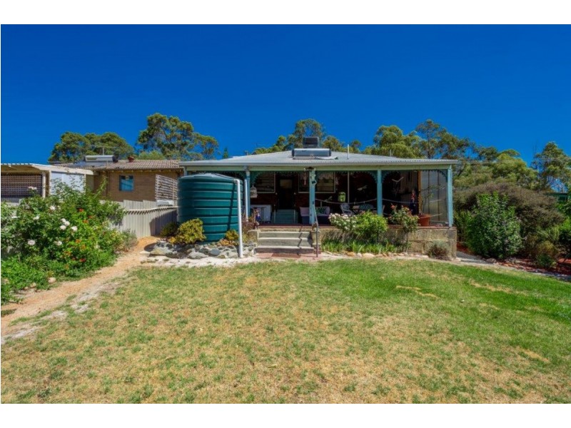 21 Bevan Way, Collie WA 6225