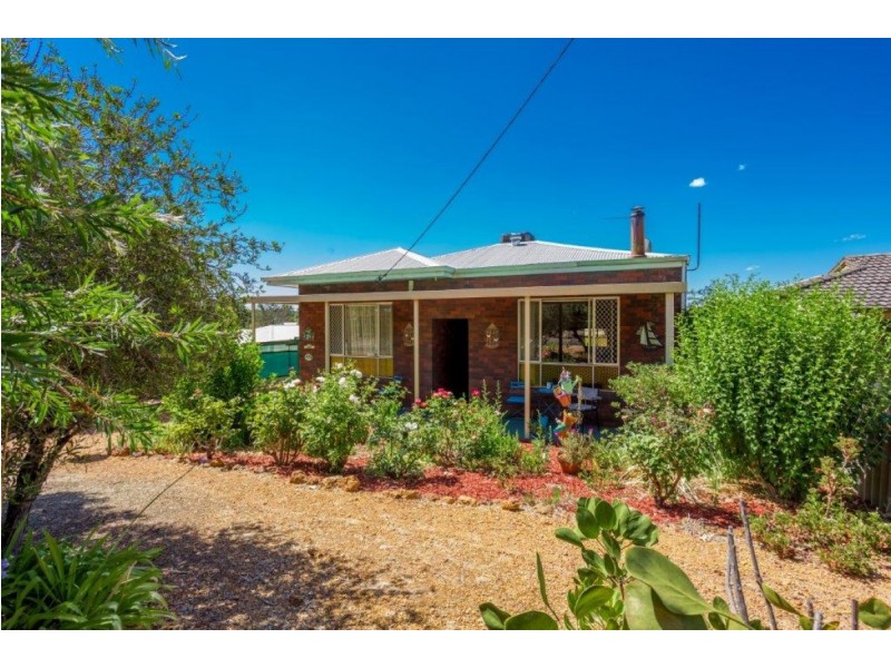 21 Bevan Way, Collie WA 6225