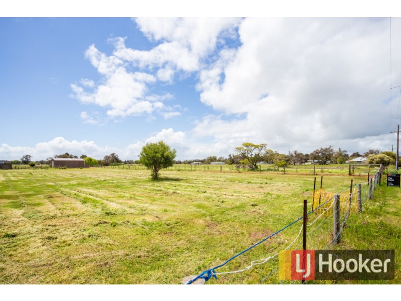 22 Jeffrey Road, Glen Iris WA 6230