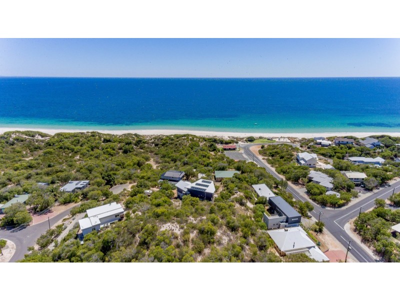 12 Gwenydd Way, Peppermint Grove Beach WA 6271