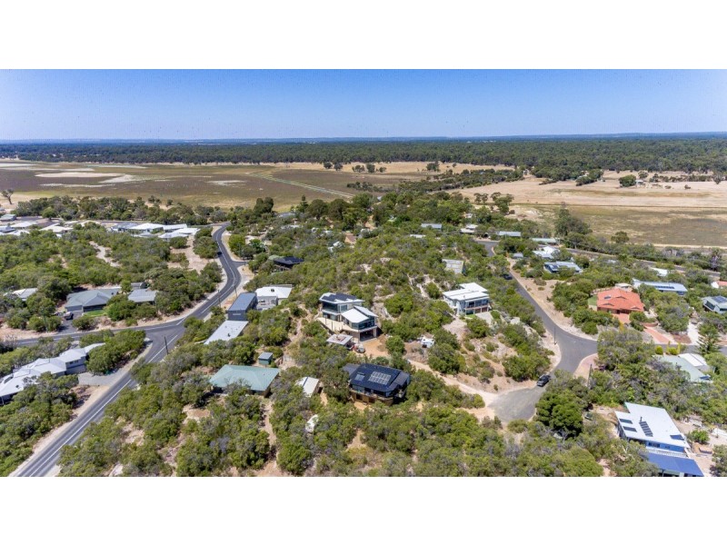 12 Gwenydd Way, Peppermint Grove Beach WA 6271