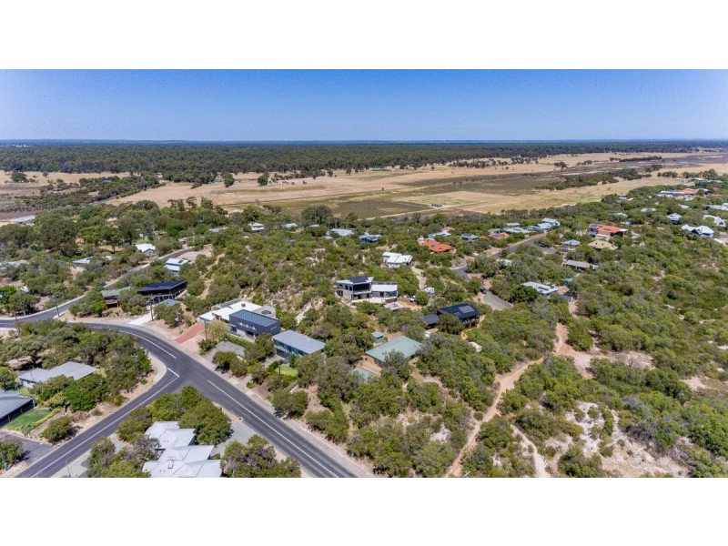 12 Gwenydd Way, Peppermint Grove Beach WA 6271
