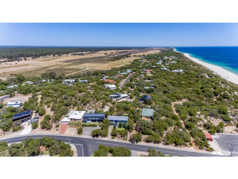 12 Gwenydd Way, Peppermint Grove Beach WA 6271