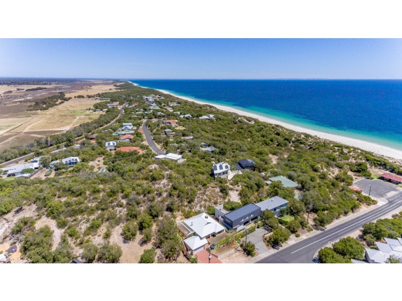 12 Gwenydd Way, Peppermint Grove Beach WA 6271