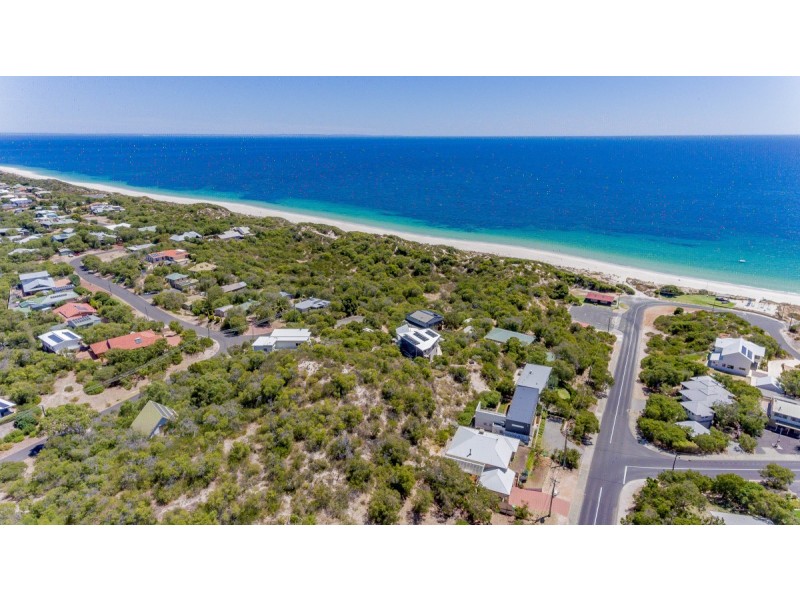12 Gwenydd Way, Peppermint Grove Beach WA 6271