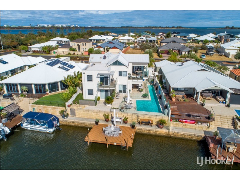 8 Portofino Crescent, Pelican Point WA 6230