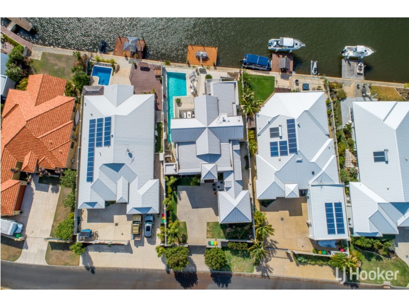 8 Portofino Crescent, Pelican Point WA 6230