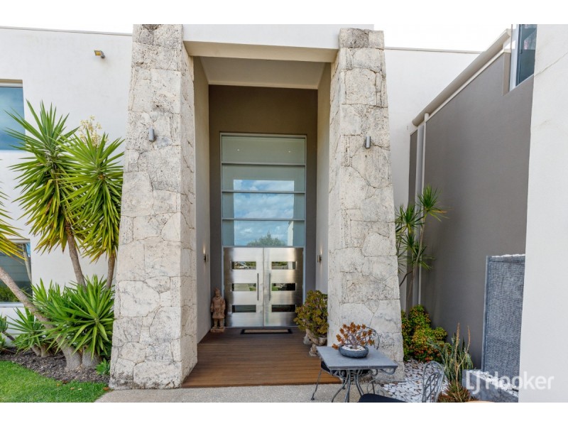 8 Portofino Crescent, Pelican Point WA 6230