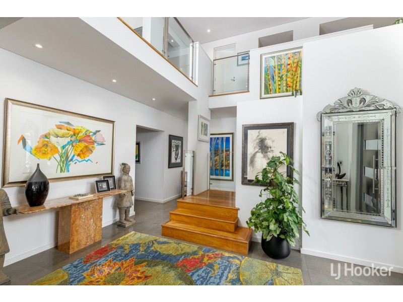 8 Portofino Crescent, Pelican Point WA 6230