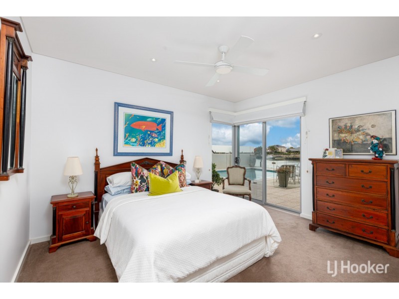 8 Portofino Crescent, Pelican Point WA 6230