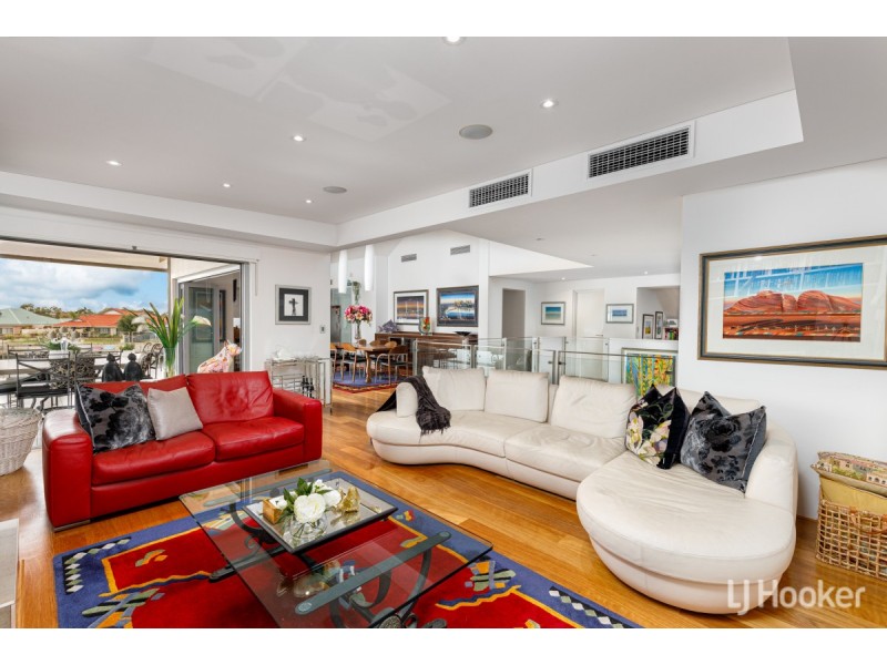 8 Portofino Crescent, Pelican Point WA 6230