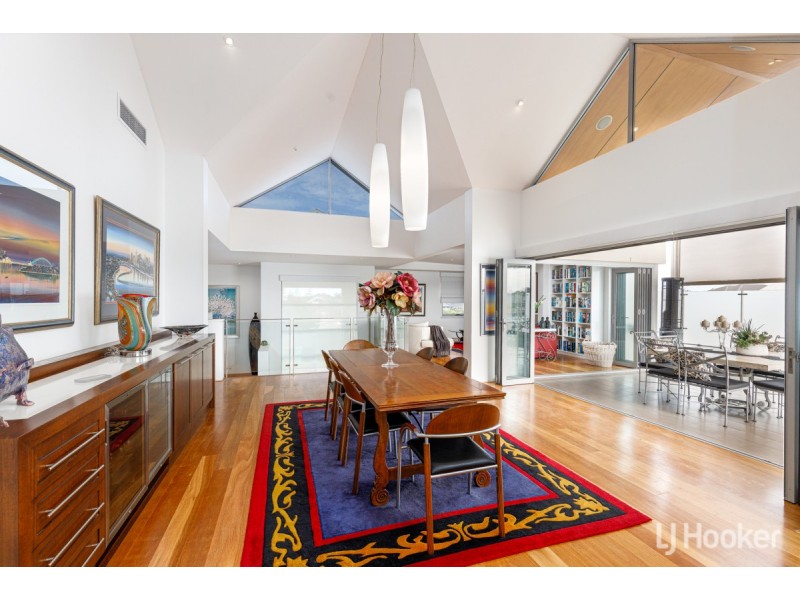 8 Portofino Crescent, Pelican Point WA 6230