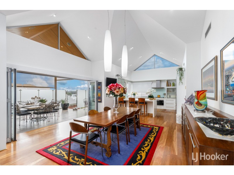 8 Portofino Crescent, Pelican Point WA 6230