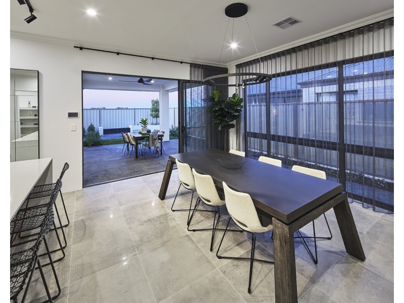 14 Chamaeleon Approach, Australind WA 6233