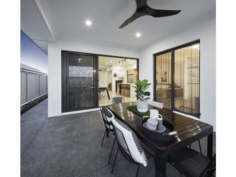14 Chamaeleon Approach, Australind WA 6233
