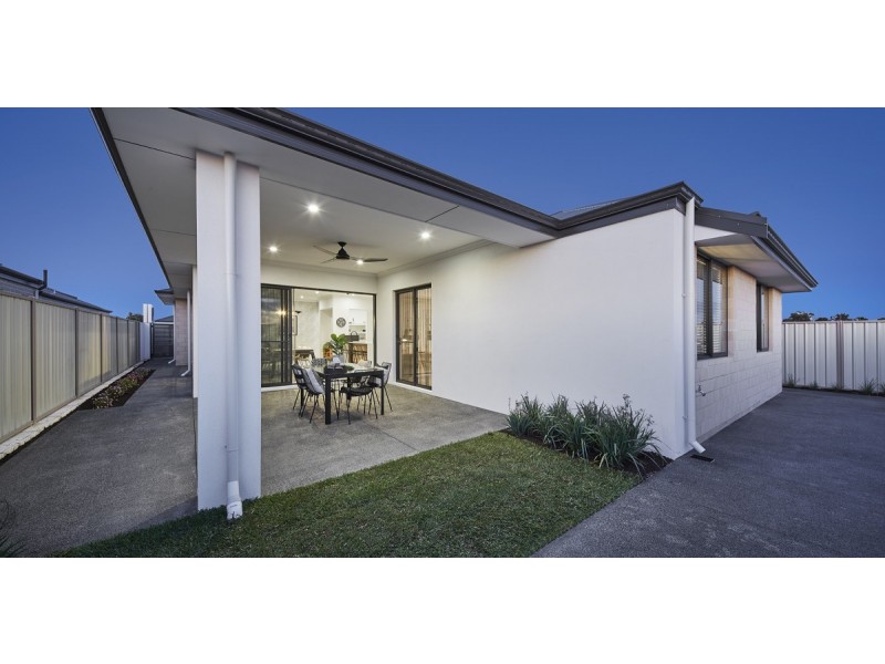 14 Chamaeleon Approach, Australind WA 6233