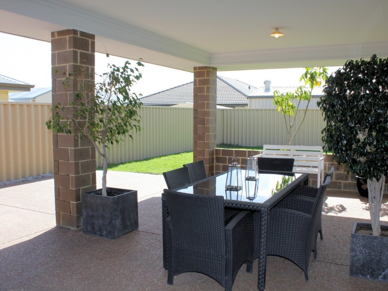 5 Broughton Way, Millbridge WA 6232