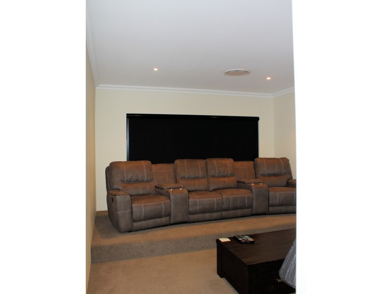 5 Broughton Way, Millbridge WA 6232