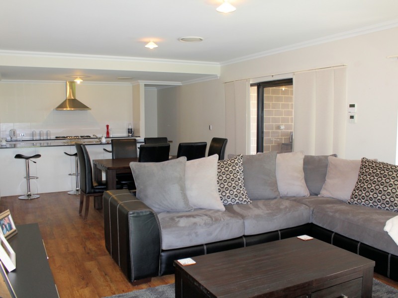 5 Broughton Way, Millbridge WA 6232