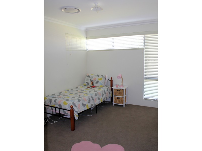 5 Broughton Way, Millbridge WA 6232