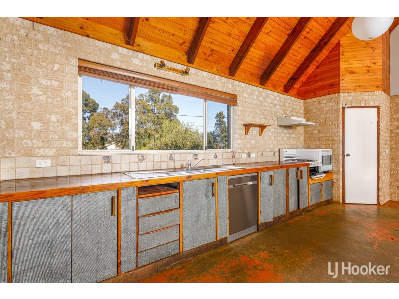 10 Dixon Avenue, Wokalup WA 6221