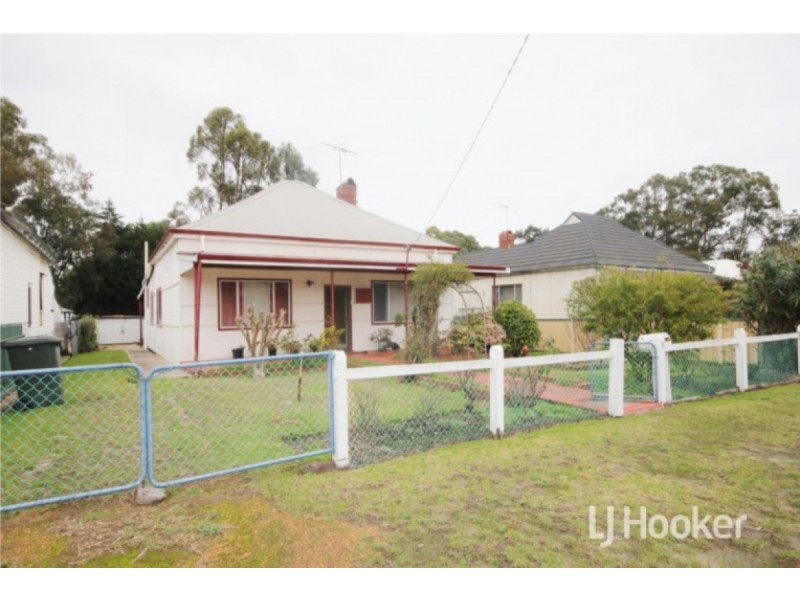 10 Gladstone Crescent, Collie WA 6225