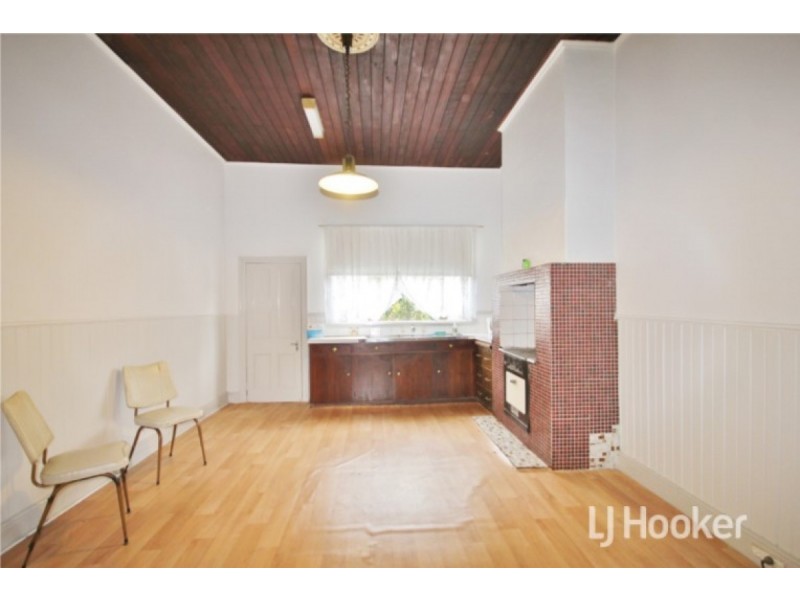 10 Gladstone Crescent, Collie WA 6225