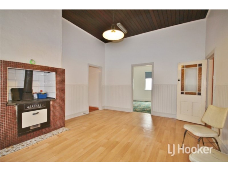 10 Gladstone Crescent, Collie WA 6225