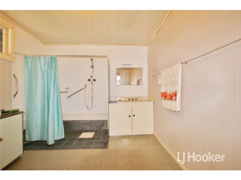 10 Gladstone Crescent, Collie WA 6225