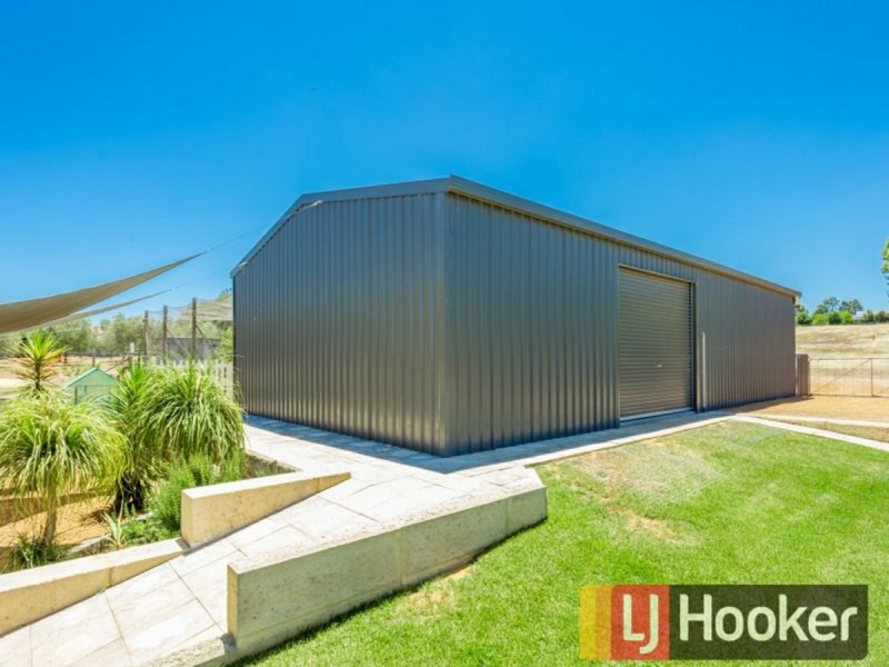 8 Laurie Street, Collie WA 6225
