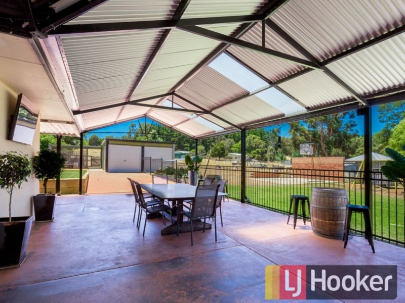 8 Laurie Street, Collie WA 6225