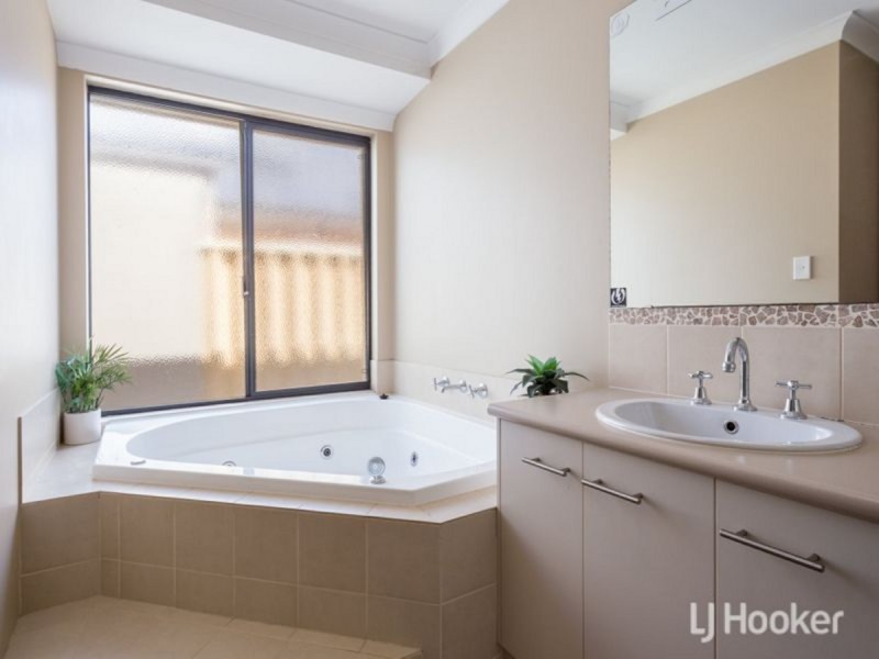 3 Maalak Turn, Dalyellup WA 6230