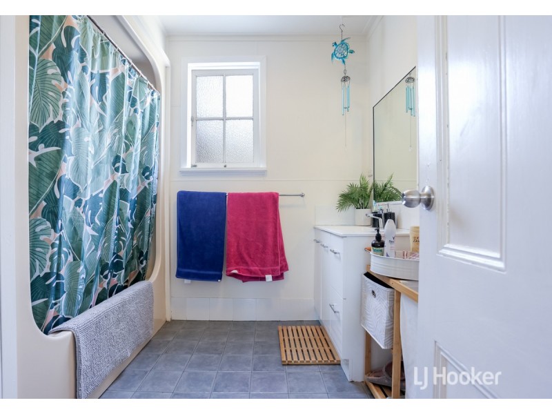 60 Deakin Street, Collie WA 6225