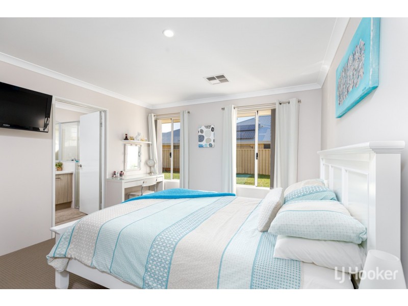 28 Adeline Drive, Millbridge WA 6232